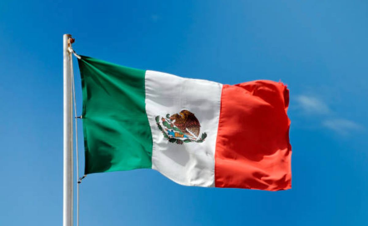 El uso de los símbolos patrios está regulado a través de la ley.