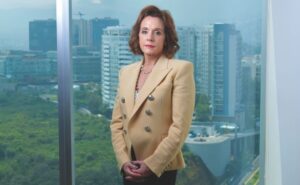 Las abogadas juegan un papel importante para el desarrollo del país