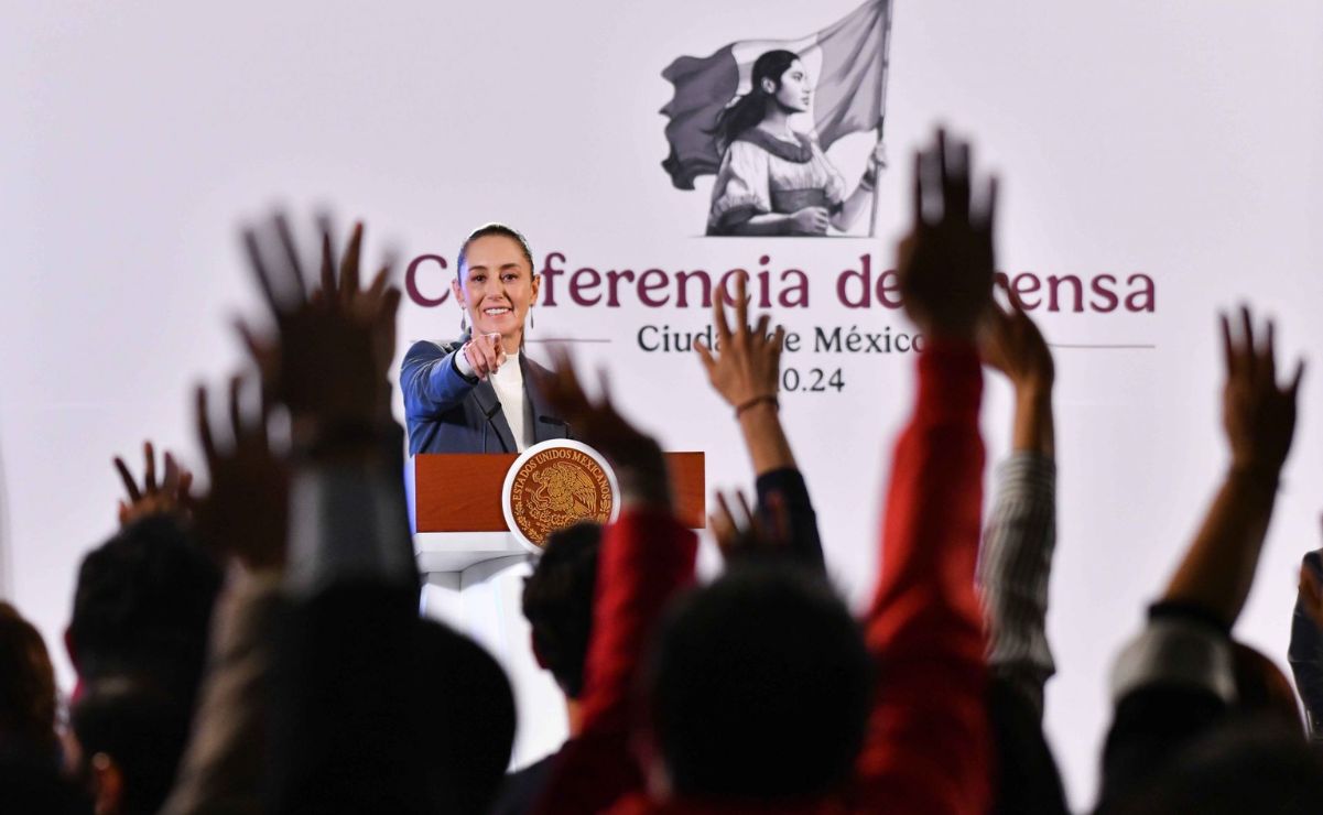 Claudia Sheinbaum realizó la primera conferencia matutina desde el Palacio Nacional.