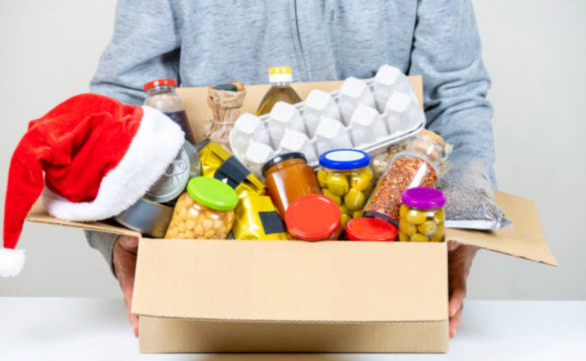 El pago en especie se refiere a la entrega de mercancías, vales, fichas, cupones o cualquier otro artículo.