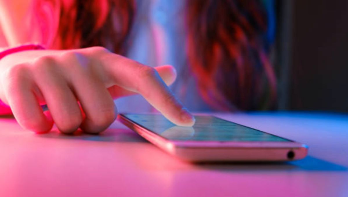 Aquí te damos los detalles sobre la Iniciativa de riesgos digitales para menores.