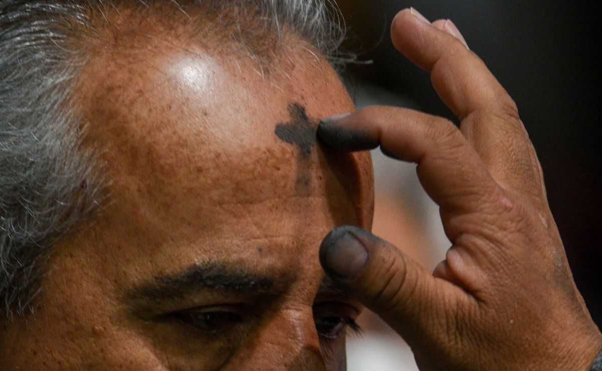 El miércoles de Ceniza es una de las tradiciones más características de la religión católica.