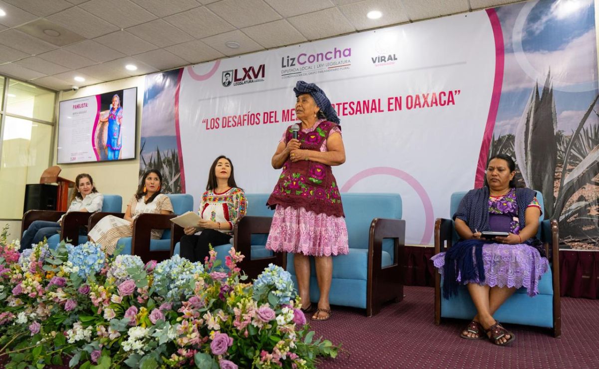 Más de 200 productoras y productores de diferentes regiones del estado de Oaxaca participaron en el foro "Los desafíos del mezcal artesanal en Oaxaca".