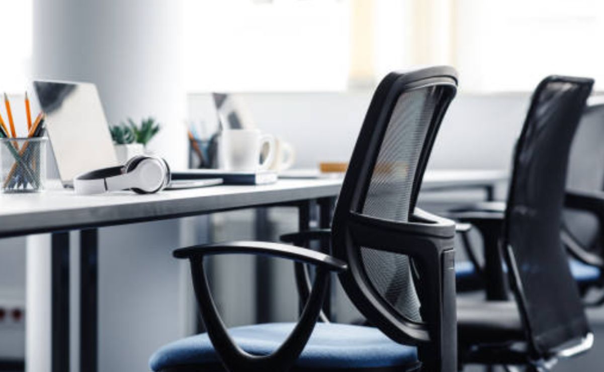 La iniciativa tiene como fin prevenir daños a la salud derivados de estar mucho tiempo de pie.