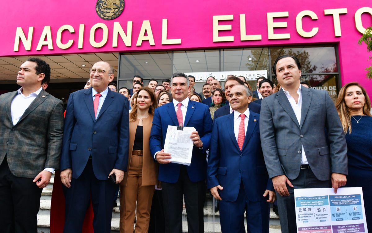 Los priistas también anunciaron que, en protesta, ejercerán su derecho al voto nulo.