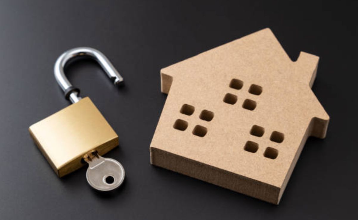 El Código Penal Federal establece castigos claros para quienes, sin derecho ni consentimiento, se introduzcan o permanezcan en inmuebles ajenos.