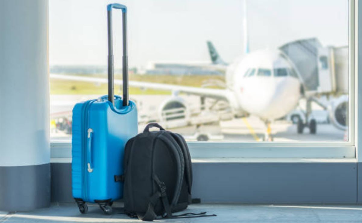 Si vuelas dentro de México, tienes derecho a llevar cierta cantidad de equipaje sin pagar extra.