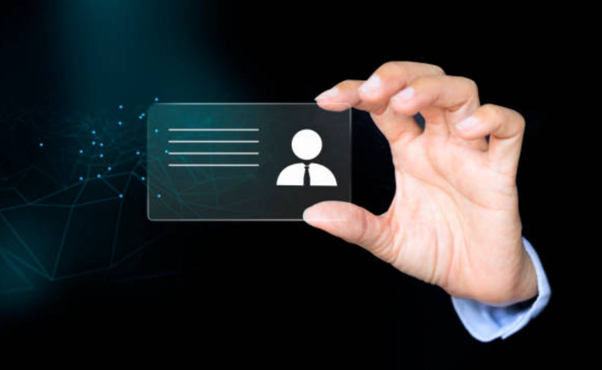 El nombre es un derecho de la personalidad que identifica legalmente a cada persona.