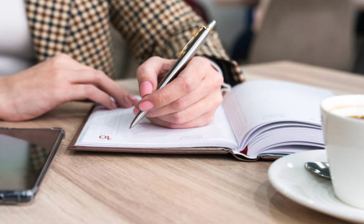 No existe una norma exclusiva para personas zurdas.