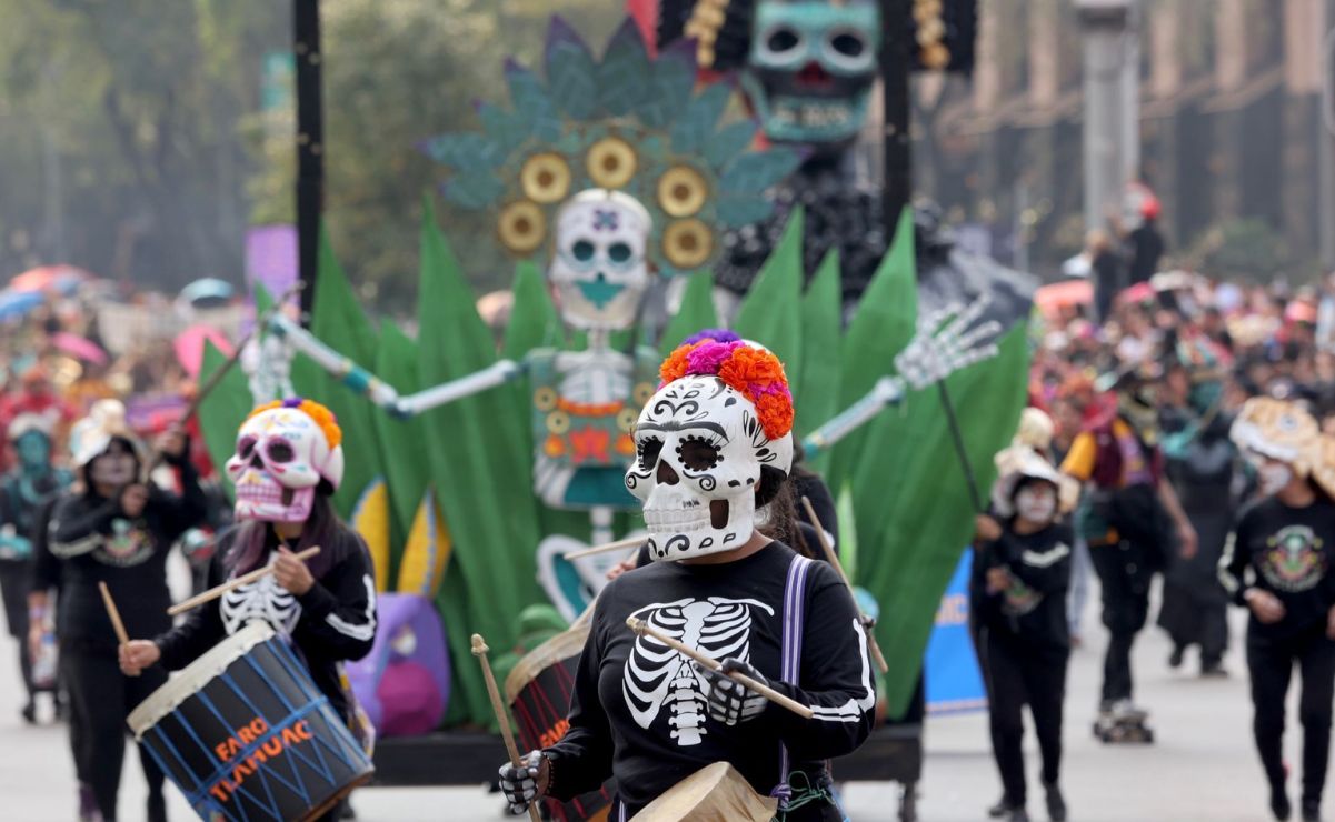 De acuerdo con el artículo 74 de la Ley Federal del Trabajo (LFT), las fechas de descanso obligatorio no incluyen ni el 1 ni el 2 de noviembre.