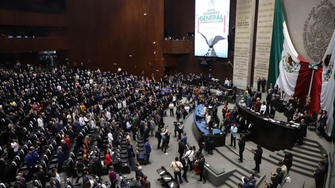 Entre los funcionarios citados destaca Rosa Icela Rodríguez.