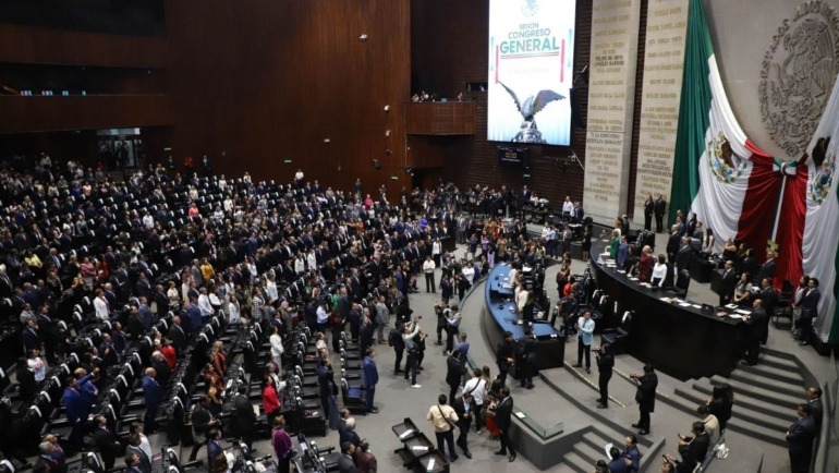 Entre los funcionarios citados destaca Rosa Icela Rodríguez.