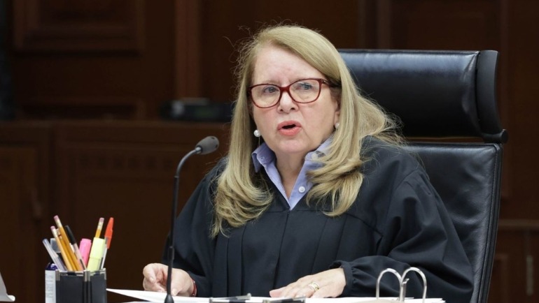 El presupuesto sufrió ajustes menores, pero la ministra afirmó que ello no justifica descuidos en el trabajo.