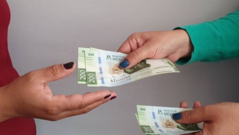 El artículo 99 de la LFT establece que el salario debe pagarse íntegramente al trabajador.