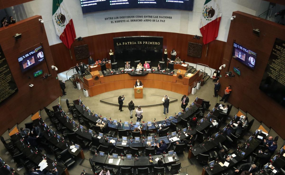 La reforma modifica el inciso a) de la fracción XXI del artículo 73 constitucional.