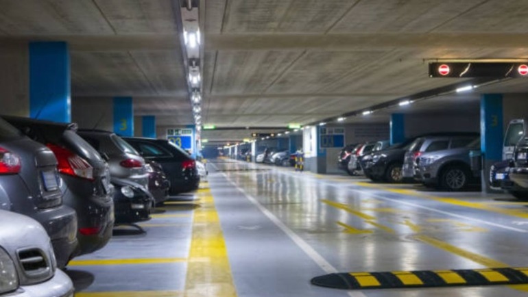 En caso de aprobarse, los estacionamientos deberán instalar sistemas de cobro que calculen minuto a minuto el tiempo real de estancia.