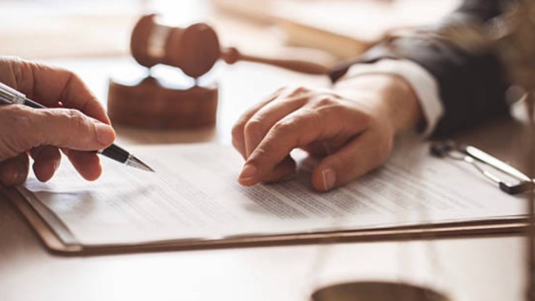 Contar con un testamento no solo protege el patrimonio familiar, sino que también evita juicios.