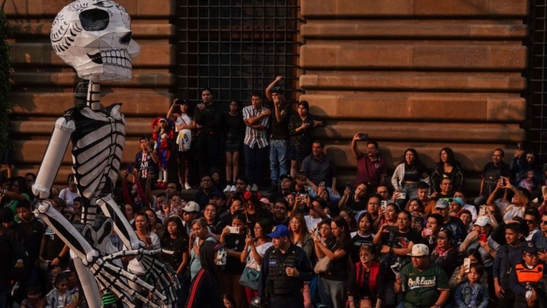 El Desfile del Día de Muertos en la Ciudad de México se ha convertido en uno de los eventos culturales más esperados del año.