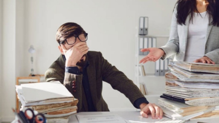 El mobbing, también llamado acoso laboral, consiste en una serie de conductas sistemáticas y repetitivas dentro del trabajo.