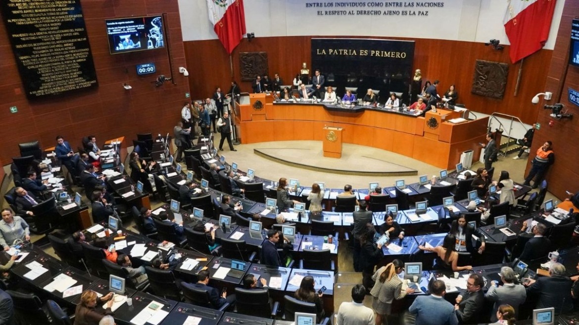 El Senado de la República consumó la aprobación de la reforma a la Ley de Amparo.