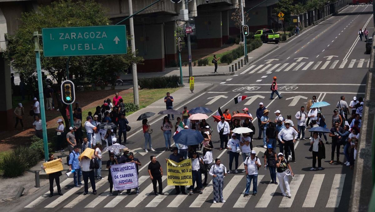 La ley advierte que cerrar carreteras o impedir el libre tránsito puede implicar castigos.