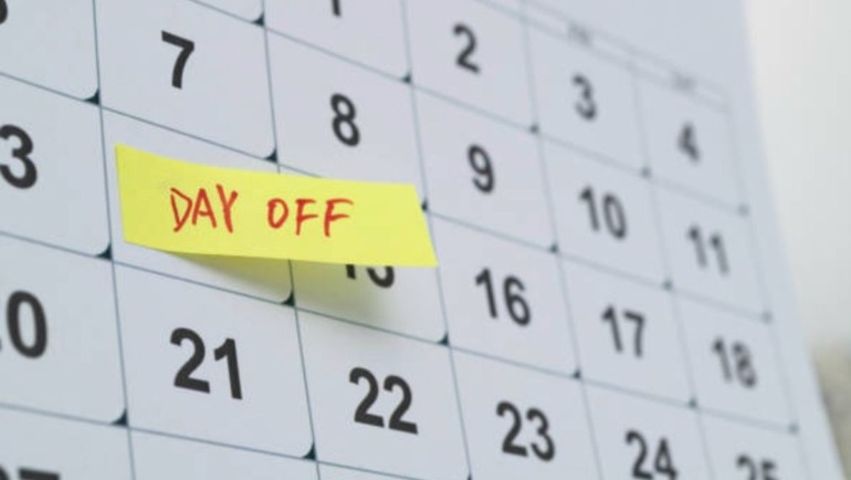 El calendario laboral de 2025 está por llegar a su fin.