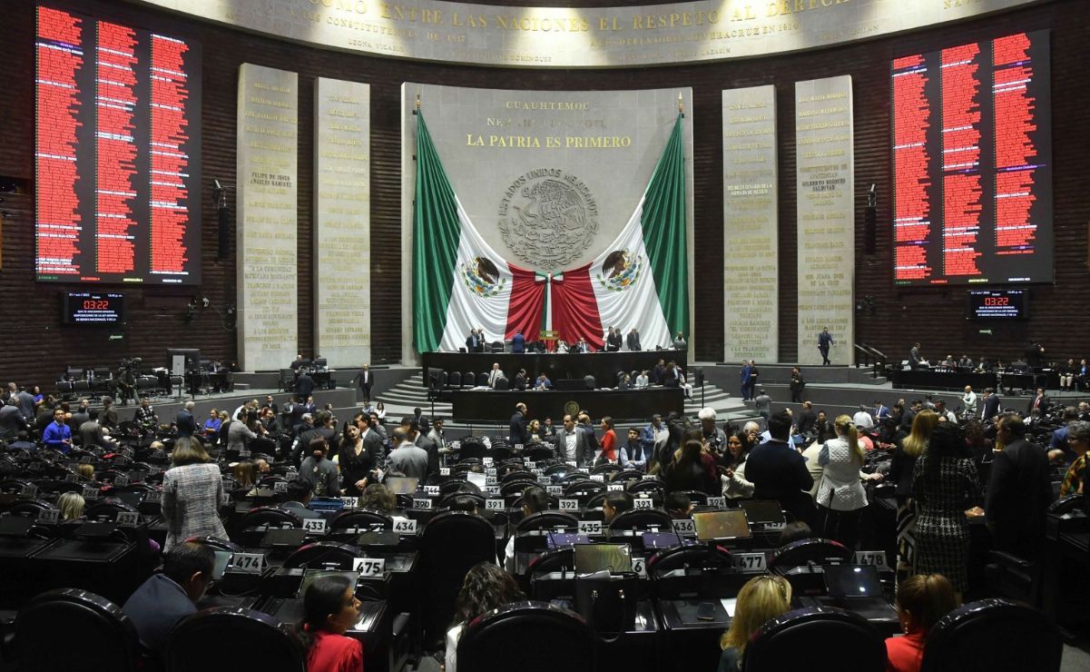Tras varias horas de debate la reforma fue turnada al Senado de la República para su análisis y votación.
