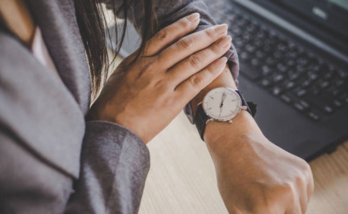 Es común creer que existe una tolerancia de 5 o 15 minutos para la llegada de los trabajadores.