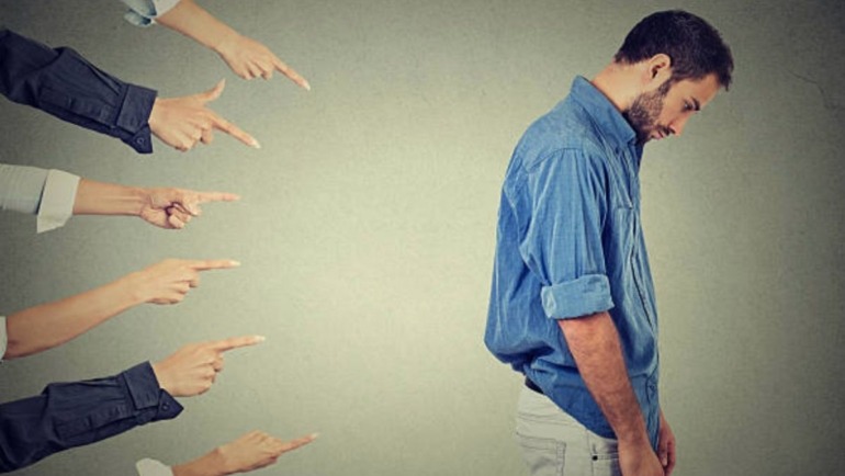 Declarar a alguien como “persona non grata” no es un gesto simbólico.